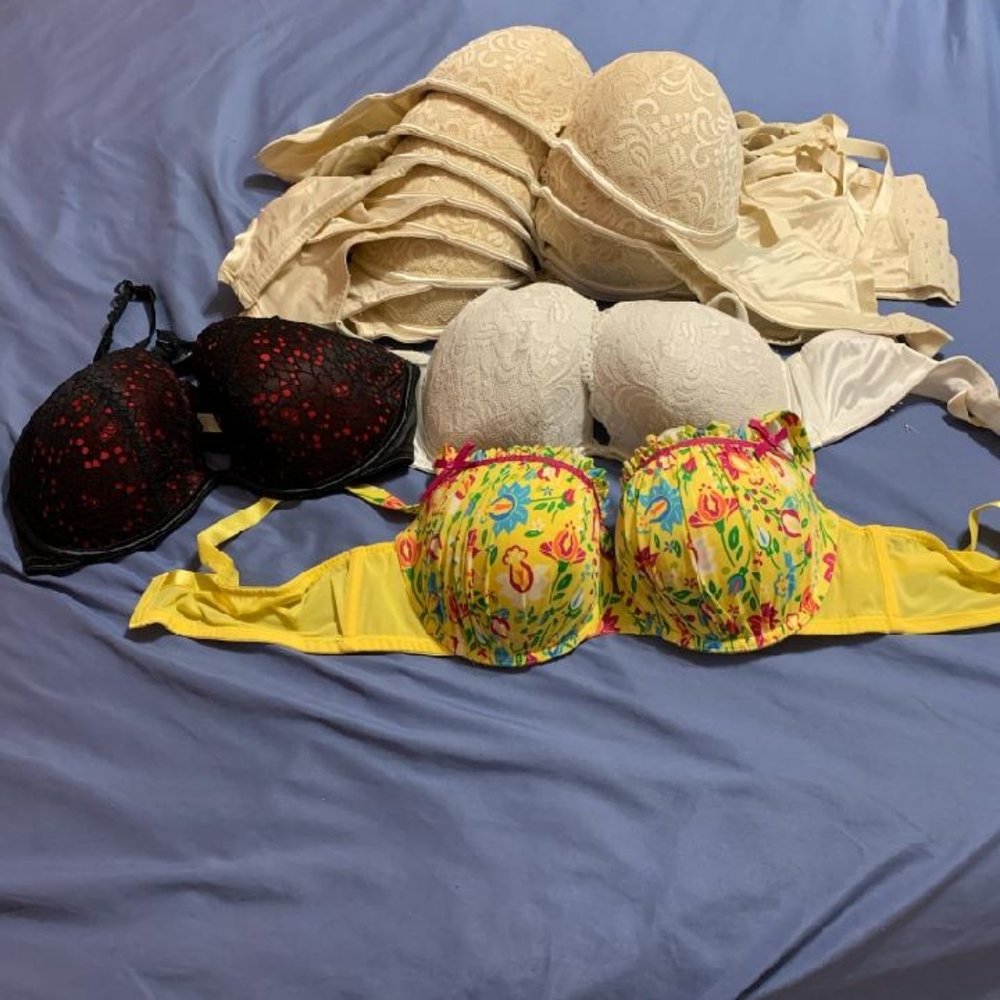 Like new, excellent condition Bras